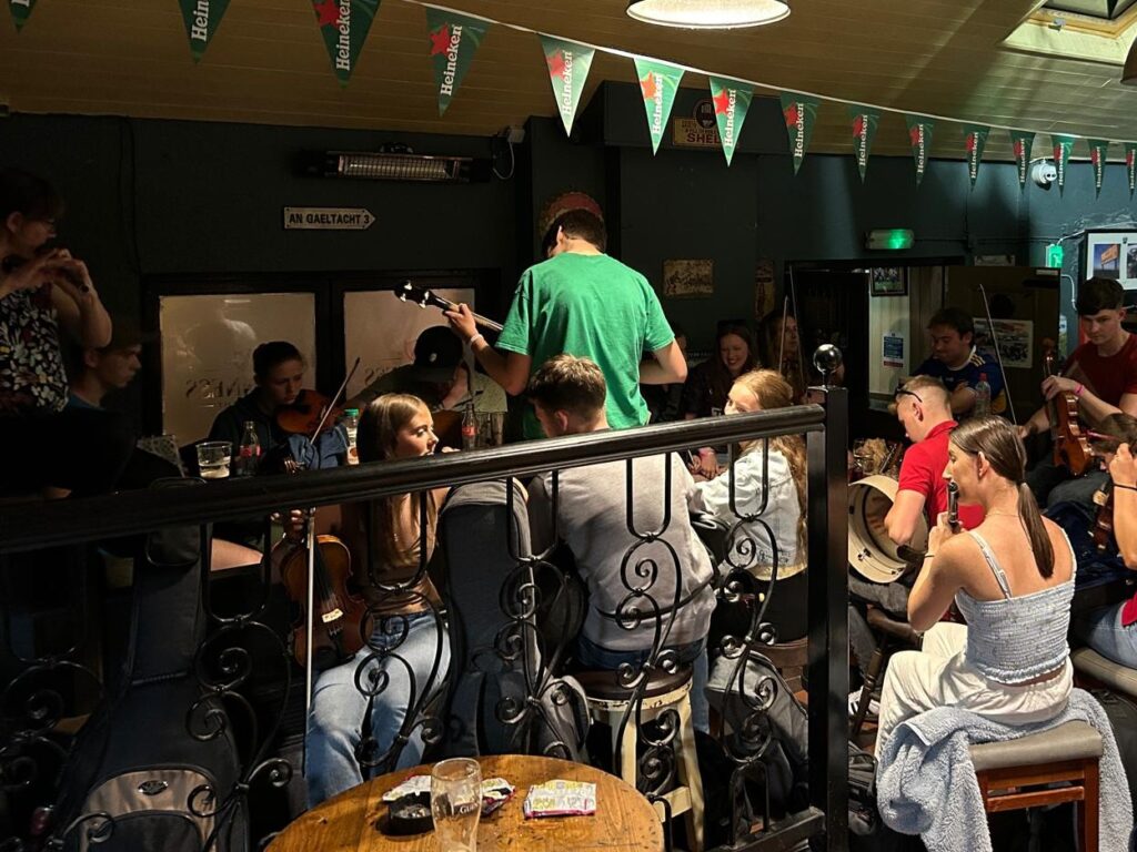 A mighty session on the Thursday night with some creative seating including Norah Rendell, Teddy, Beth, Brian Miller, Collin and Katya.